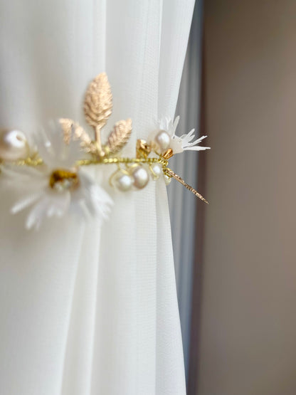 Elegant Gold Curtain Tiebacks with Leaves and Pearls