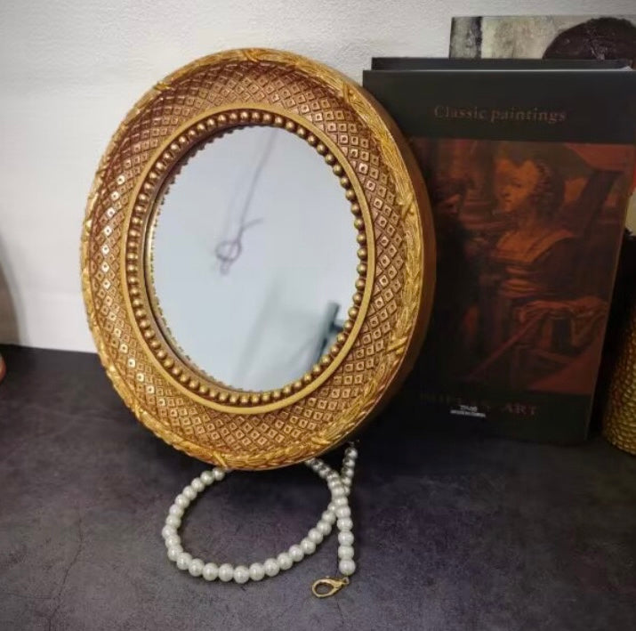 Vintage Inspired Round Photo Frame