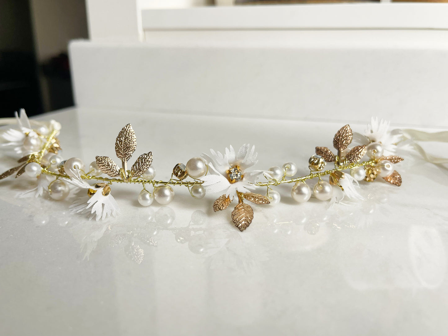 Elegant Gold Curtain Tiebacks with Leaves and Pearls