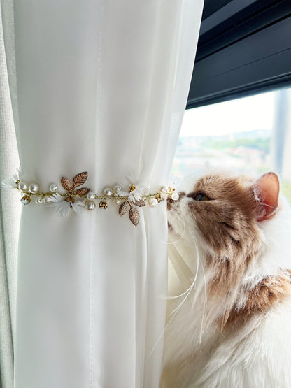 Elegant Gold Curtain Tiebacks with Leaves and Pearls