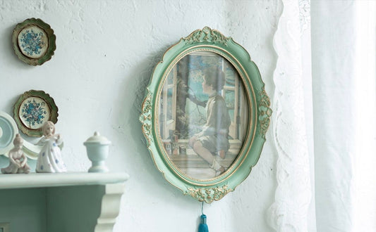 Green and Gold Oval Vintage Style Photo Frame Wall Art