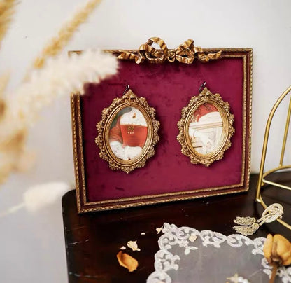 Vintage Style Red and Gold Photo Frame Set Wall Art