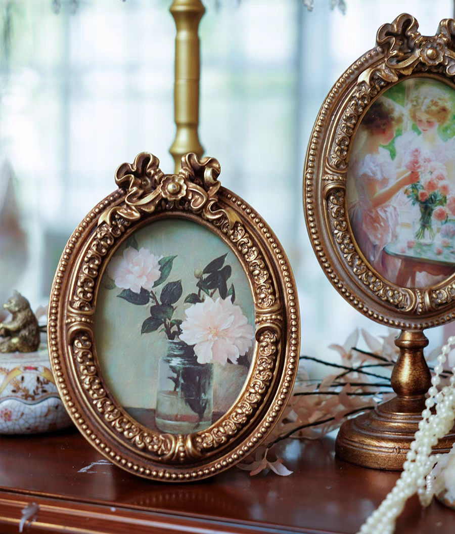 Vintage Inspired Gold Photo Frame and Mirror with A Stand